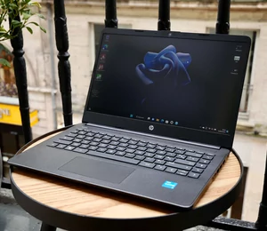 Test HP 14s : un laptop entrée de gamme efficace pour travailler ?